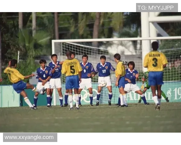 足球明星转战棒球场展现全能运动员风采的传奇故事