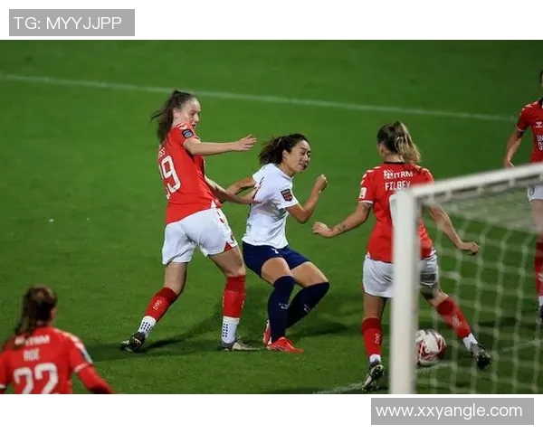 各大足球明星的妻子们生活揭秘她们背后的故事与风采